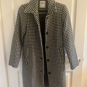 Abercrombie & Fitch Black and White Houndstooth Coat Size XXS